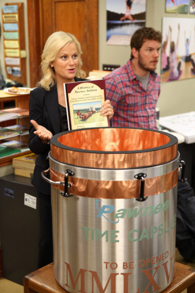 Still of Amy Poehler and Chris Pratt in Parks and Recreation (2009)