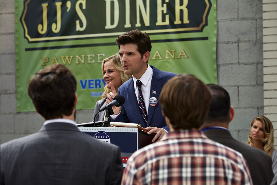 Still of Adam Scott and Amy Poehler in Parks and Recreation (2009)