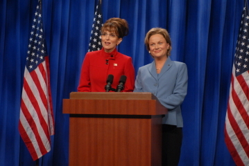 Still of Tina Fey and Amy Poehler in Saturday Night Live (1975)