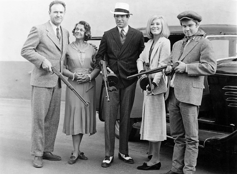 Gene Hackman, Warren Beatty, Faye Dunaway, Estelle Parsons and Michael J. Pollard in Bonnie and Clyde (1967)
