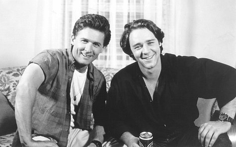 Russell Crowe and John Polson in The Sum of Us (1994)