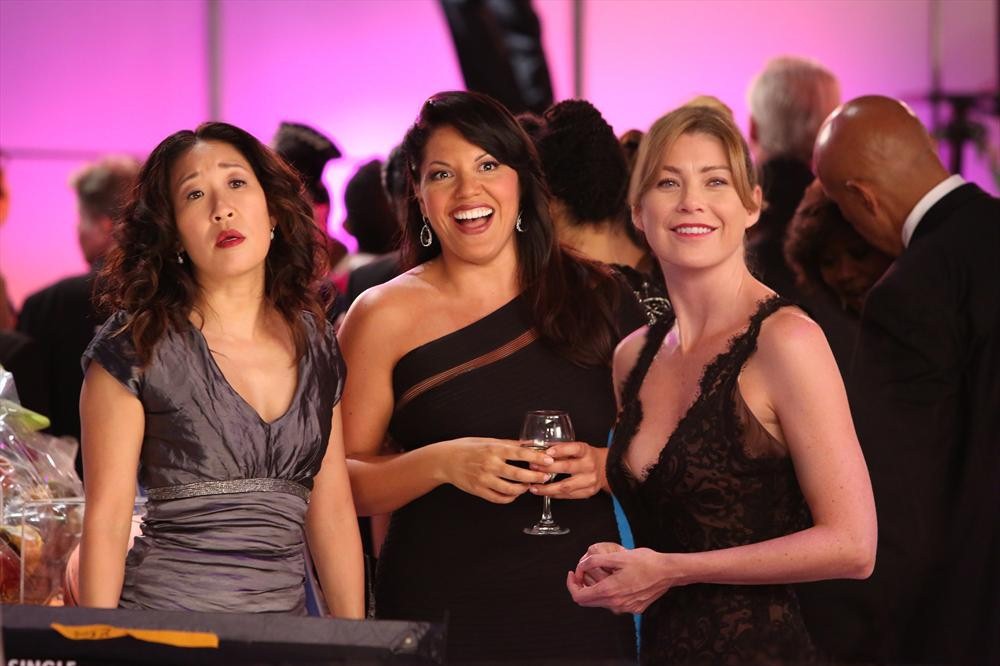 Still of Sandra Oh, Ellen Pompeo and Sara Ramirez in Grei anatomija (2005)