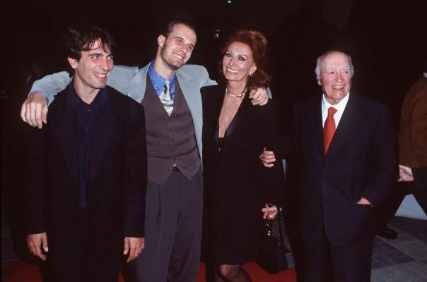 Sophia Loren, Carlo Ponti and Edoardo Ponti at event of The Odd Couple II (1998)