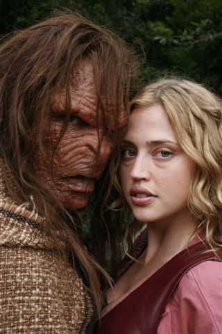 Still of Estella Warren and Victor Parascos in Beauty and the Beast (2009)