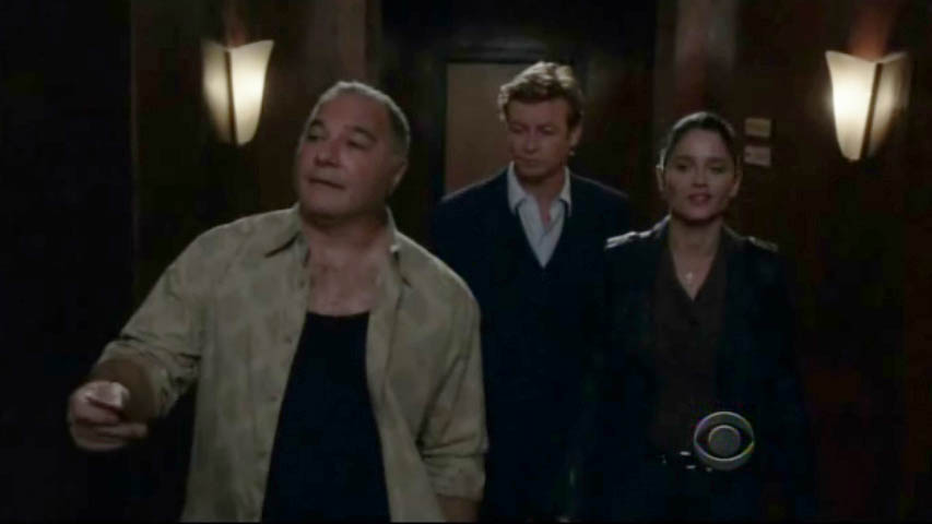 Mitch Poulos as the sleazy hotel manager in THE MENTALIST 