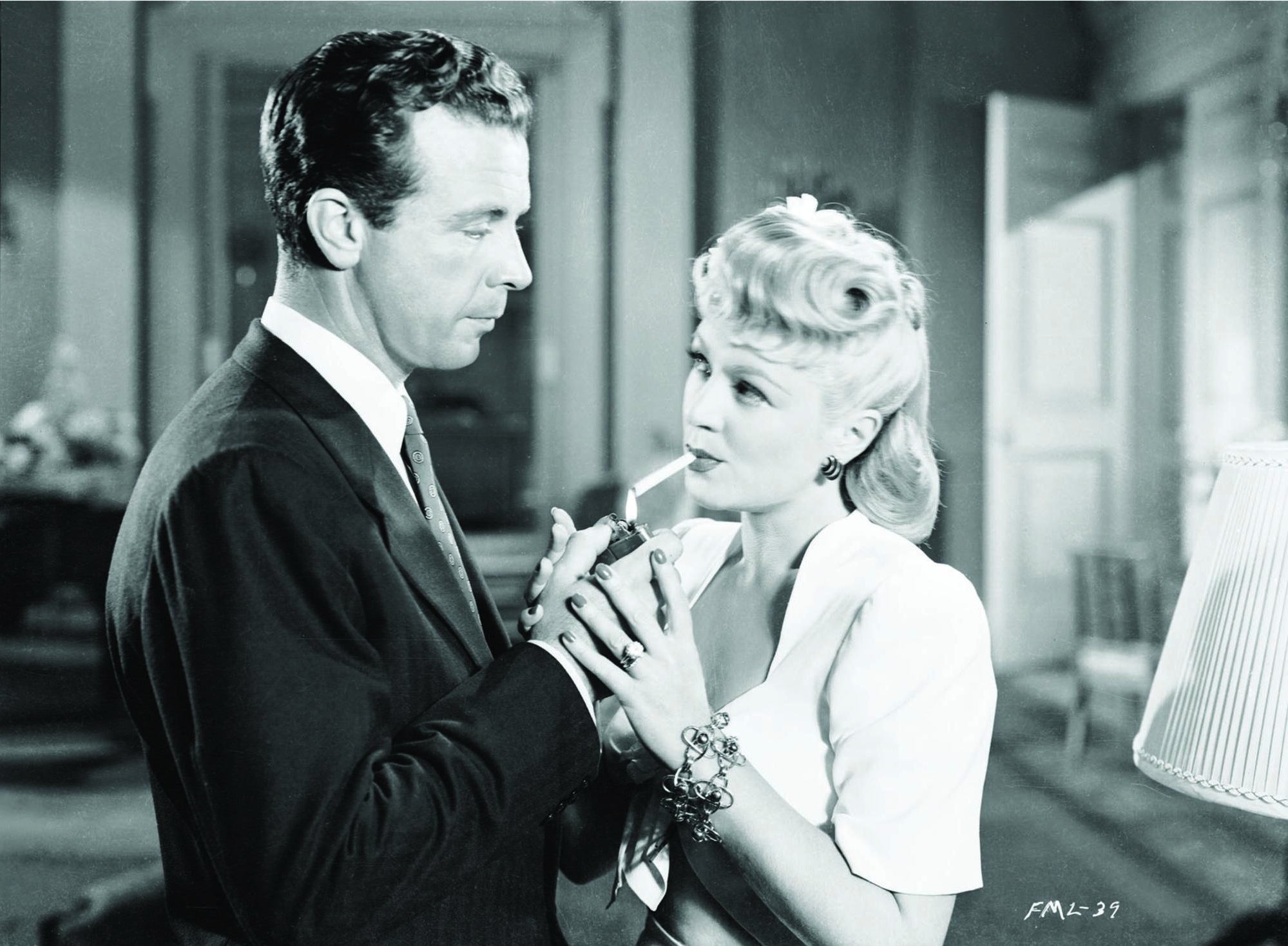 Still of Dick Powell and Claire Trevor in Murder, My Sweet (1944)