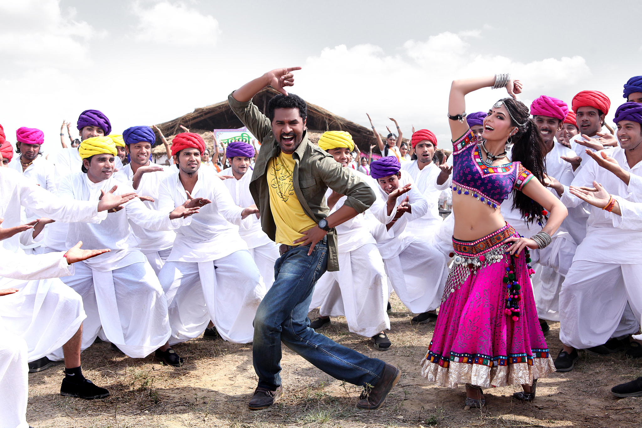 Still of Prabhudheva and Jacqueline Fernandez in Ramaiya Vastavaiya (2013)