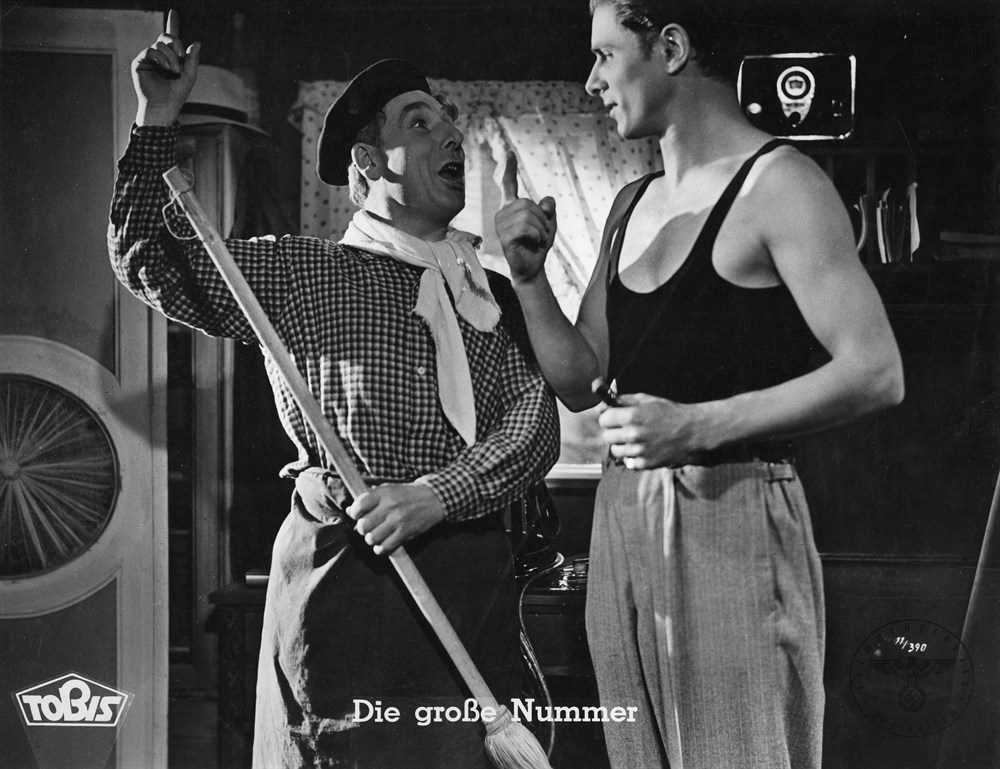 Still of Paul Kemp and Rudolf Prack in Die große Nummer (1943)