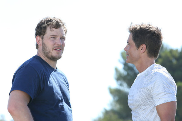 Still of Rob Lowe and Chris Pratt in Parks and Recreation (2009)