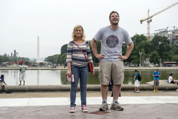 Still of Amy Poehler and Chris Pratt in Parks and Recreation (2009)