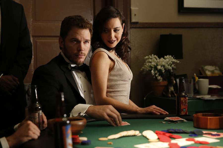 Still of Chris Pratt and Aubrey Plaza in Parks and Recreation (2009)