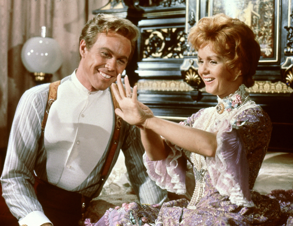 Still of Debbie Reynolds and Harve Presnell in The Unsinkable Molly Brown (1964)