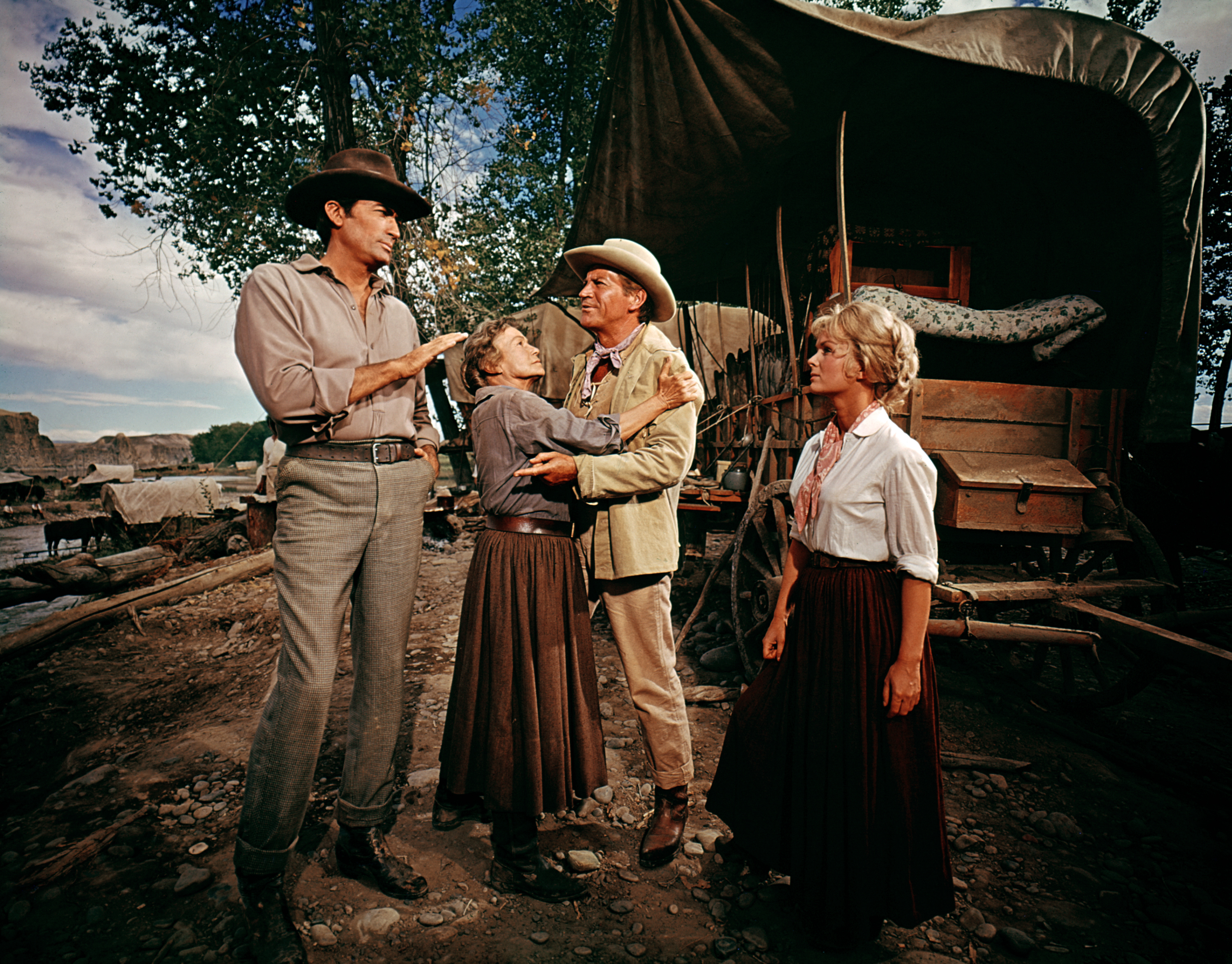 Still of Gregory Peck, Debbie Reynolds, Robert Preston and Thelma Ritter in How the West Was Won (1962)