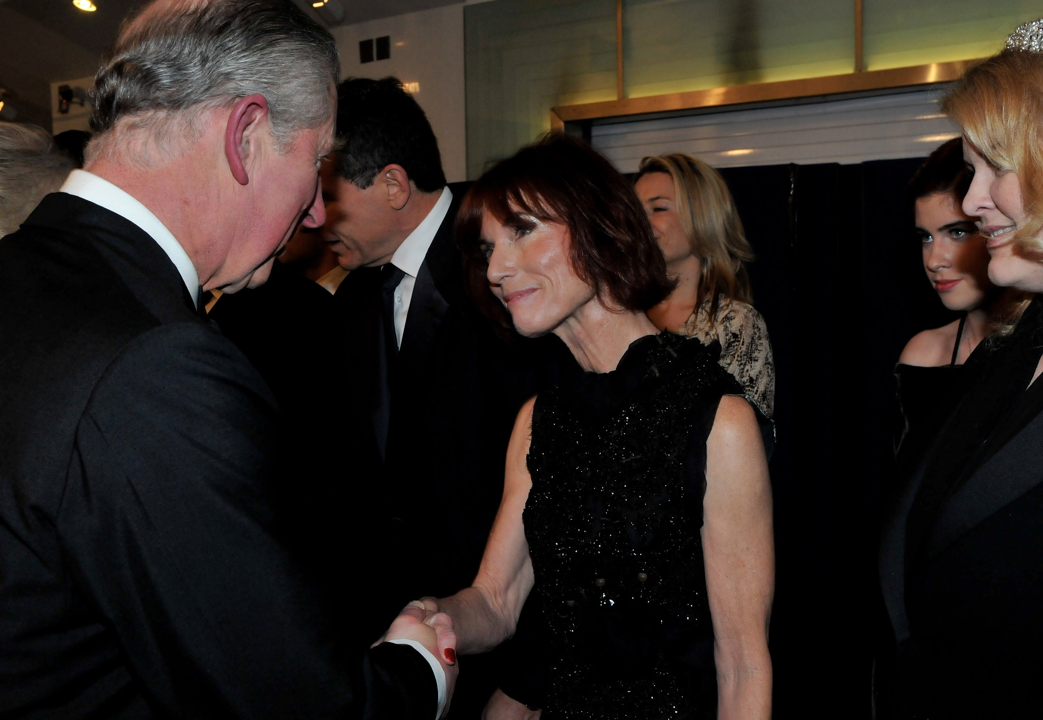 Prince Charles and Linda Woolverton at event of Alisa stebuklu salyje (2010)