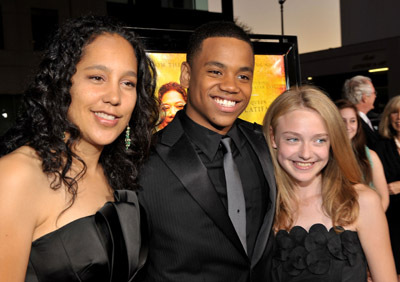 Dakota Fanning, Gina Prince-Bythewood and Tristan Wilds at event of The Secret Life of Bees (2008)