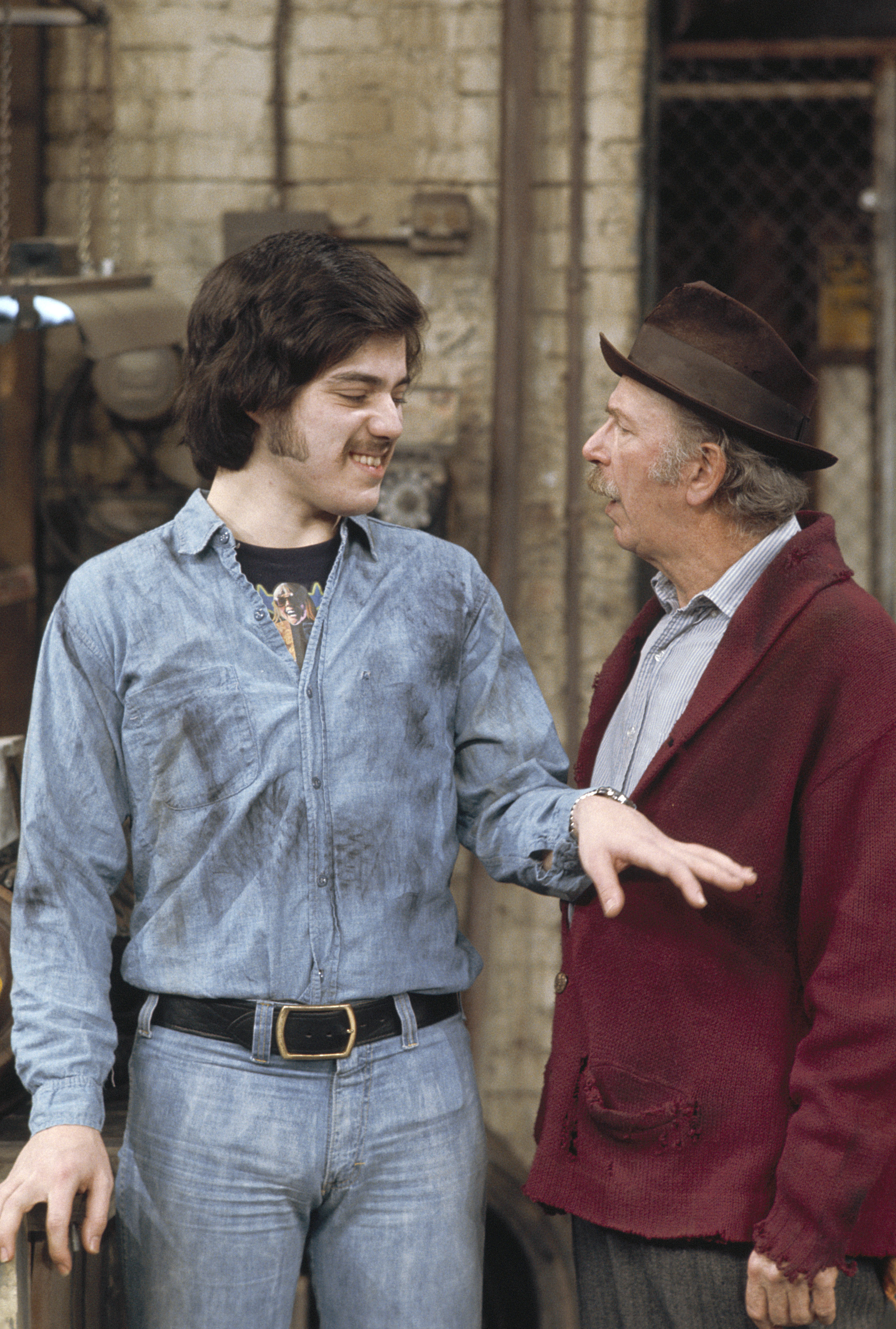 Still of Jack Albertson and Freddie Prinze in Chico and the Man (1974)