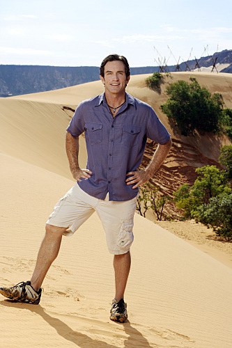 Jeff Probst in Survivor (2000)