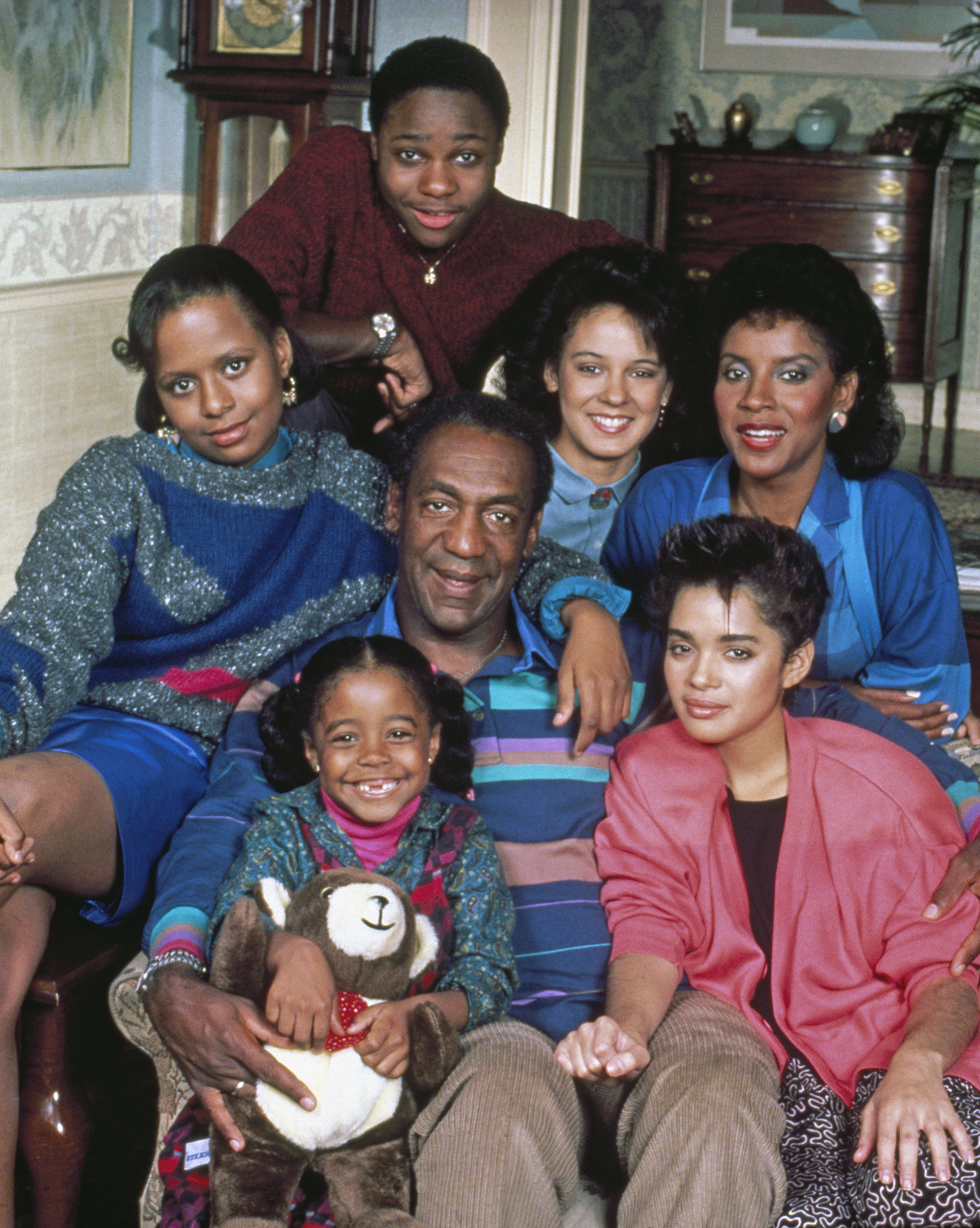 Still of Lisa Bonet, Bill Cosby, Tempestt Bledsoe, Sabrina Le Beauf, Keshia Knight Pulliam, Phylicia Rashad and Malcolm-Jamal Warner in The Cosby Show (1984)