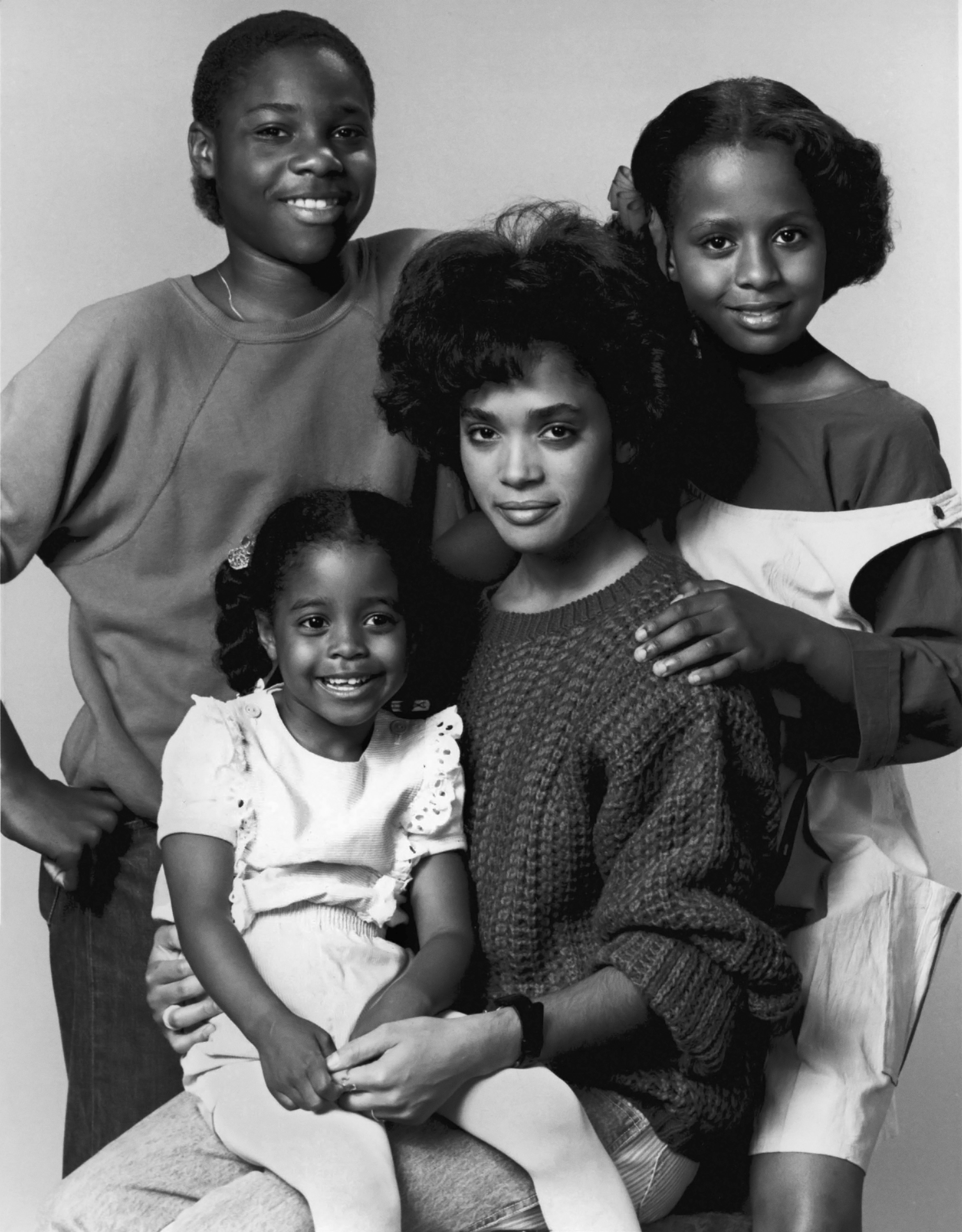 Still of Lisa Bonet, Tempestt Bledsoe, Keshia Knight Pulliam and Malcolm-Jamal Warner in The Cosby Show (1984)