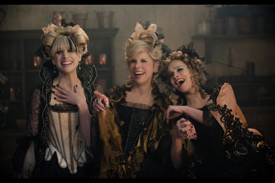 Still of Christine Baranski, Tammy Blanchard and Lucy Punch in Into the Woods (2014)