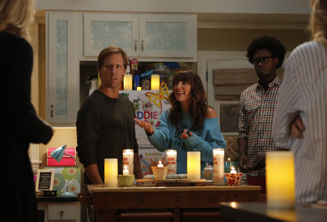 Still of Lindsay Sloane, Nat Faxon, Dakota Johnson, Lucy Punch and Echo Kellum in Ben and Kate (2012)