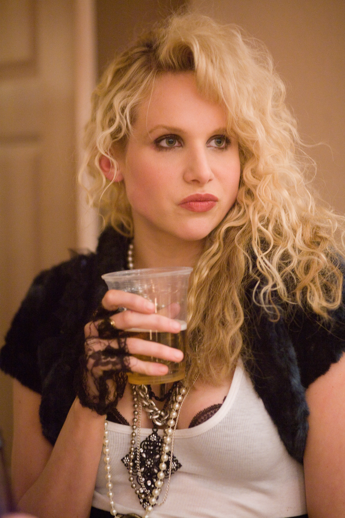 Still of Lucy Punch in Take Me Home Tonight (2011)