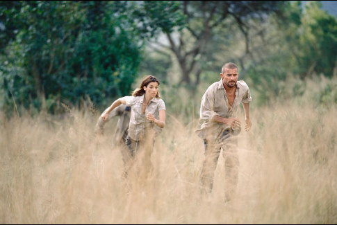 Still of Brooke Langton and Dominic Purcell in Primeval (2007)
