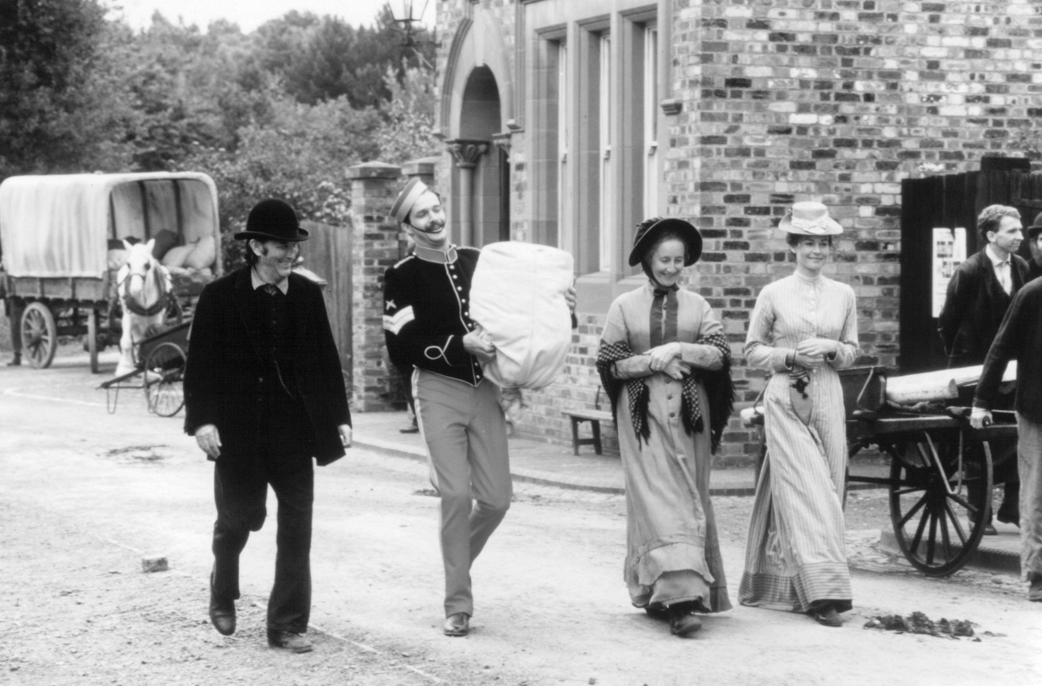 Still of Embeth Davidtz, Tom Bell, Gemma Jones and James Purefoy in Feast of July (1995)