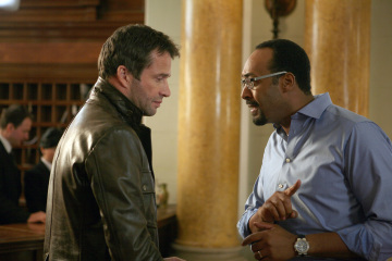 Still of Jesse L. Martin and James Purefoy in The Philanthropist (2009)