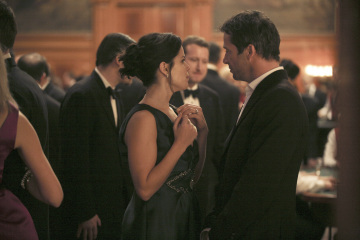 Still of Neve Campbell and James Purefoy in The Philanthropist (2009)