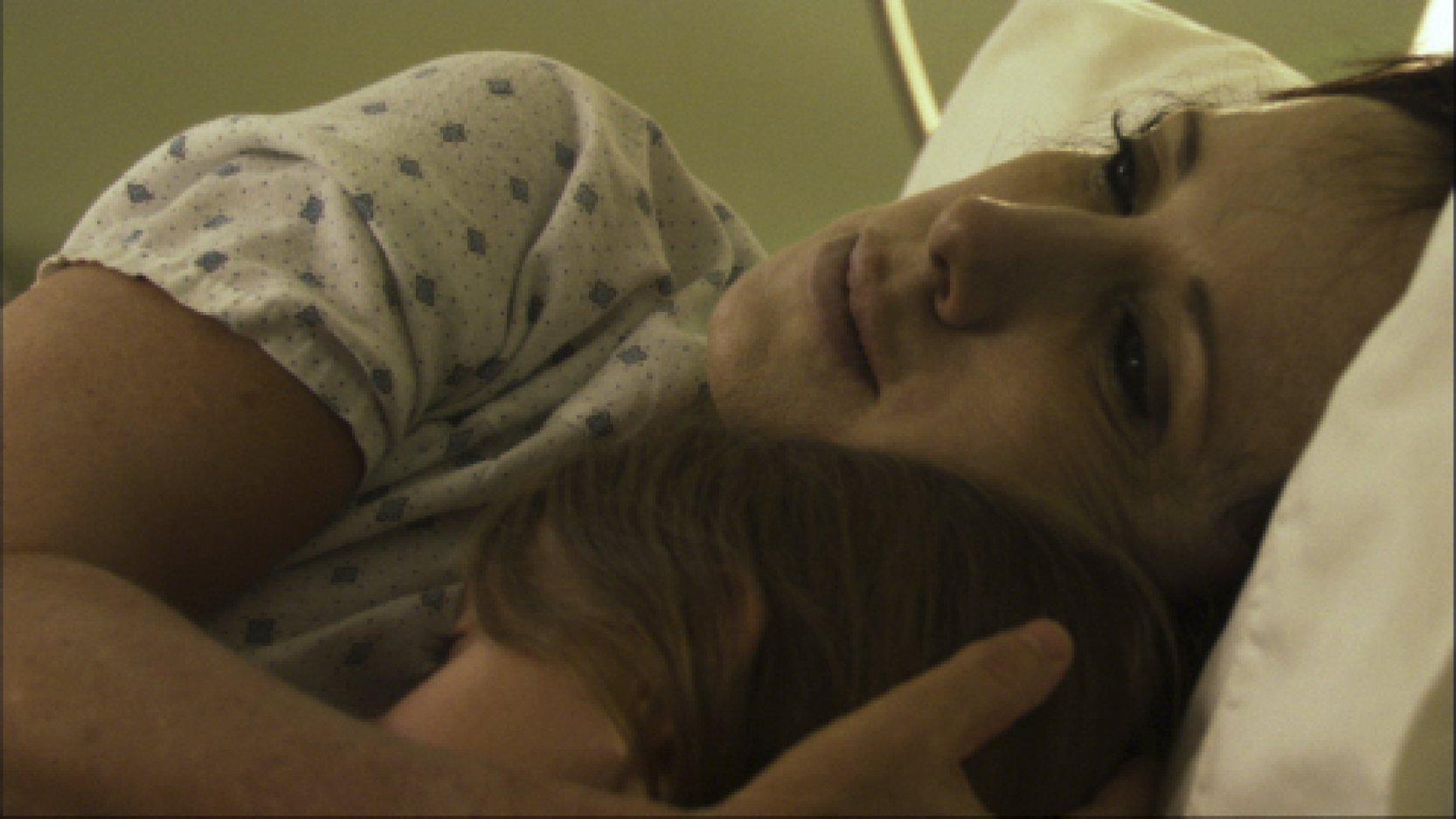 Still of Elana Krausz and Ava Leigh Bailey in The Gift: At Risk (2007)