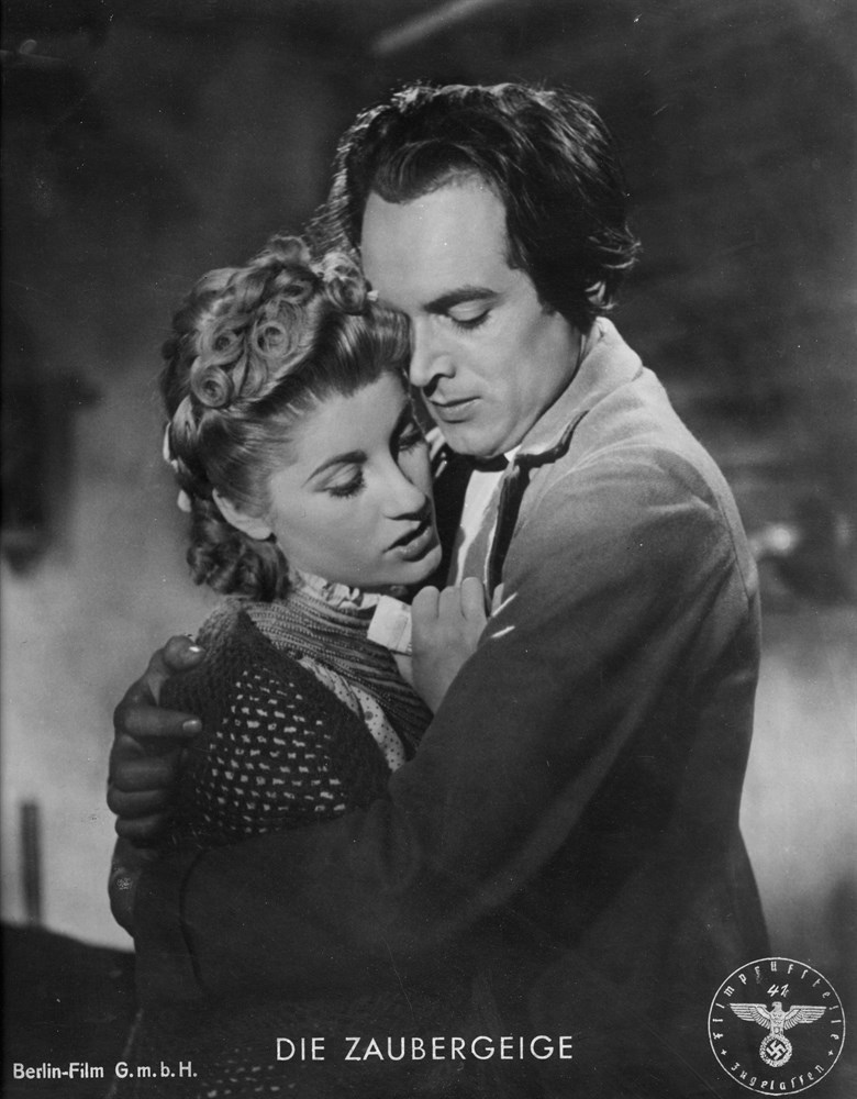 Still of Will Quadflieg and Gisela Uhlen in Die Zaubergeige (1944)