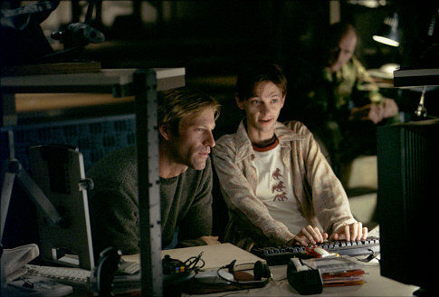 Still of Aaron Eckhart and DJ Qualls in The Core (2003)