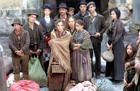 Charlotte Gainsbourg, Vincenzo Amato, Aurora Quattrocchi, Filippo Pucillo, Francesco Casisa, Federica De Cola and Isabella Ragonese in Nuovomondo (2006)