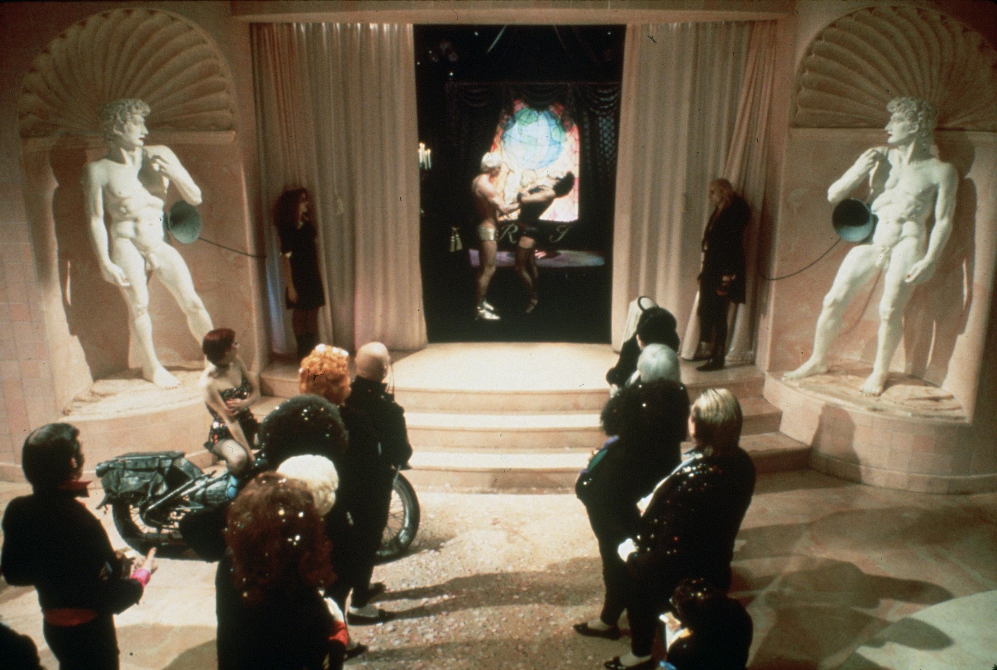 Still of Tim Curry, Nell Campbell, Peter Hinwood, Richard O'Brien and Patricia Quinn in The Rocky Horror Picture Show (1975)