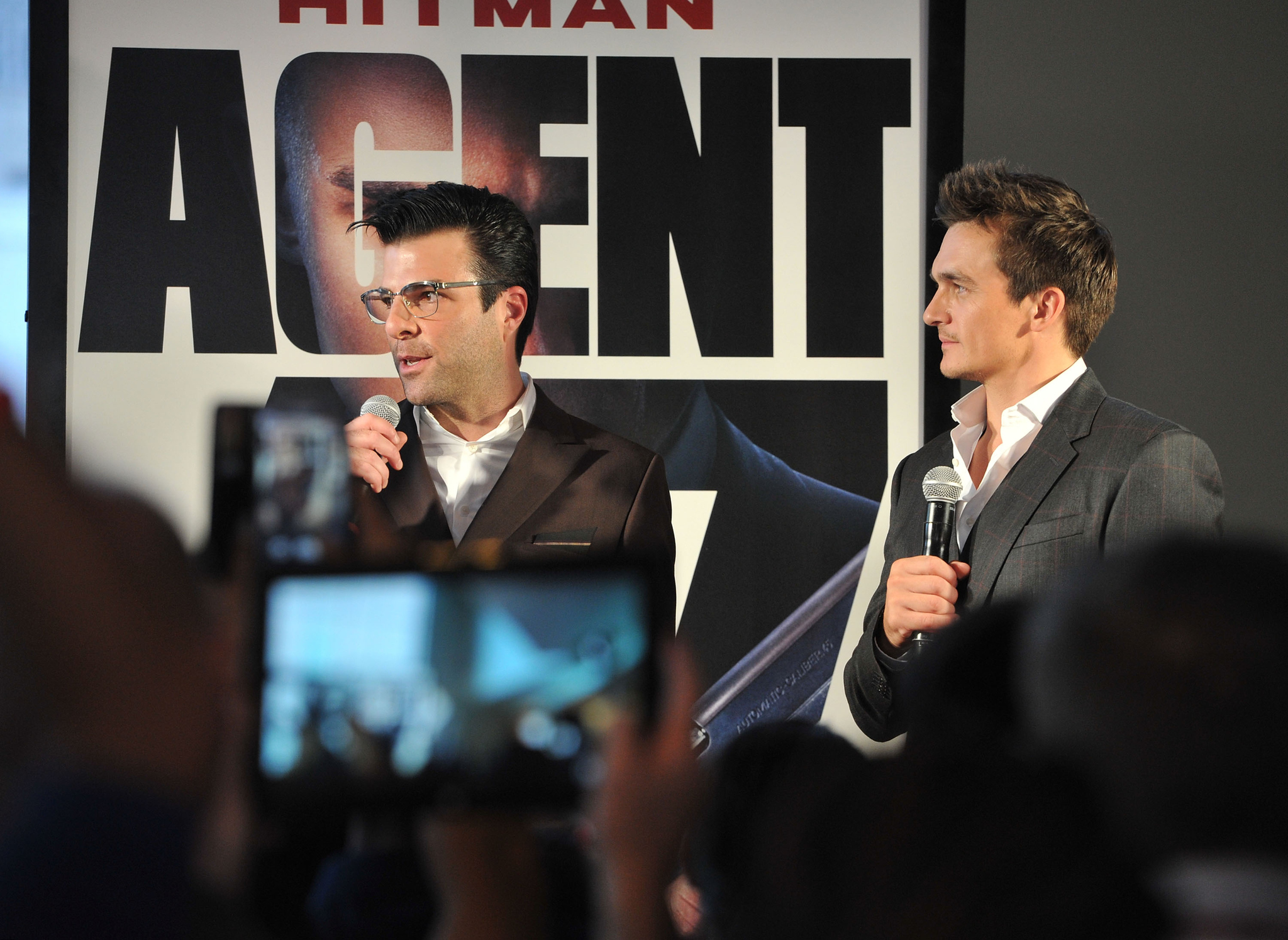 Zachary Quinto and Rupert Friend at event of Hitmanas. Agentas 47 (2015)