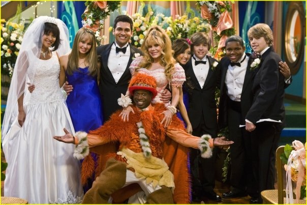 Behind the scenes photo of Esteban's final episode on The Suite Life on Deck.