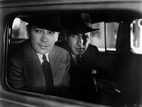 Still of Humphrey Bogart and George Raft in Invisible Stripes (1939)