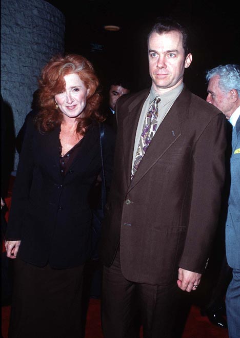 Michael O'Keefe and Bonnie Raitt at event of Ghosts of Mississippi (1996)