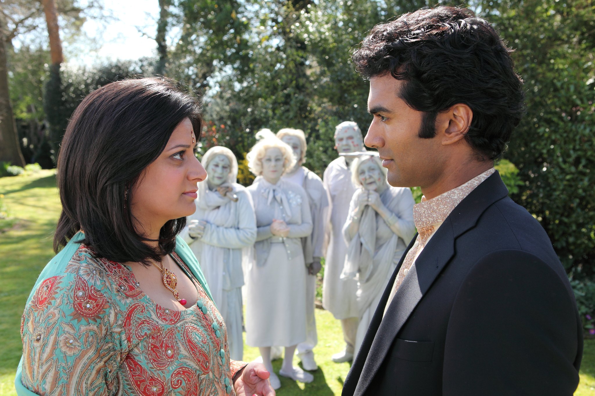 Still of Goldy Notay and Sendhil Ramamurthy in It's a Wonderful Afterlife (2010)