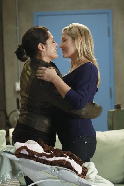 Still of Jessica Capshaw and Sara Ramirez in Grei anatomija (2005)