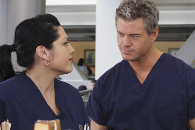 Still of Eric Dane and Sara Ramirez in Grei anatomija (2005)