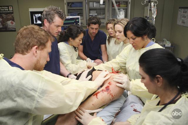 Still of Patrick Dempsey, Kevin McKidd, Sandra Oh and Sara Ramirez in Grei anatomija (2005)