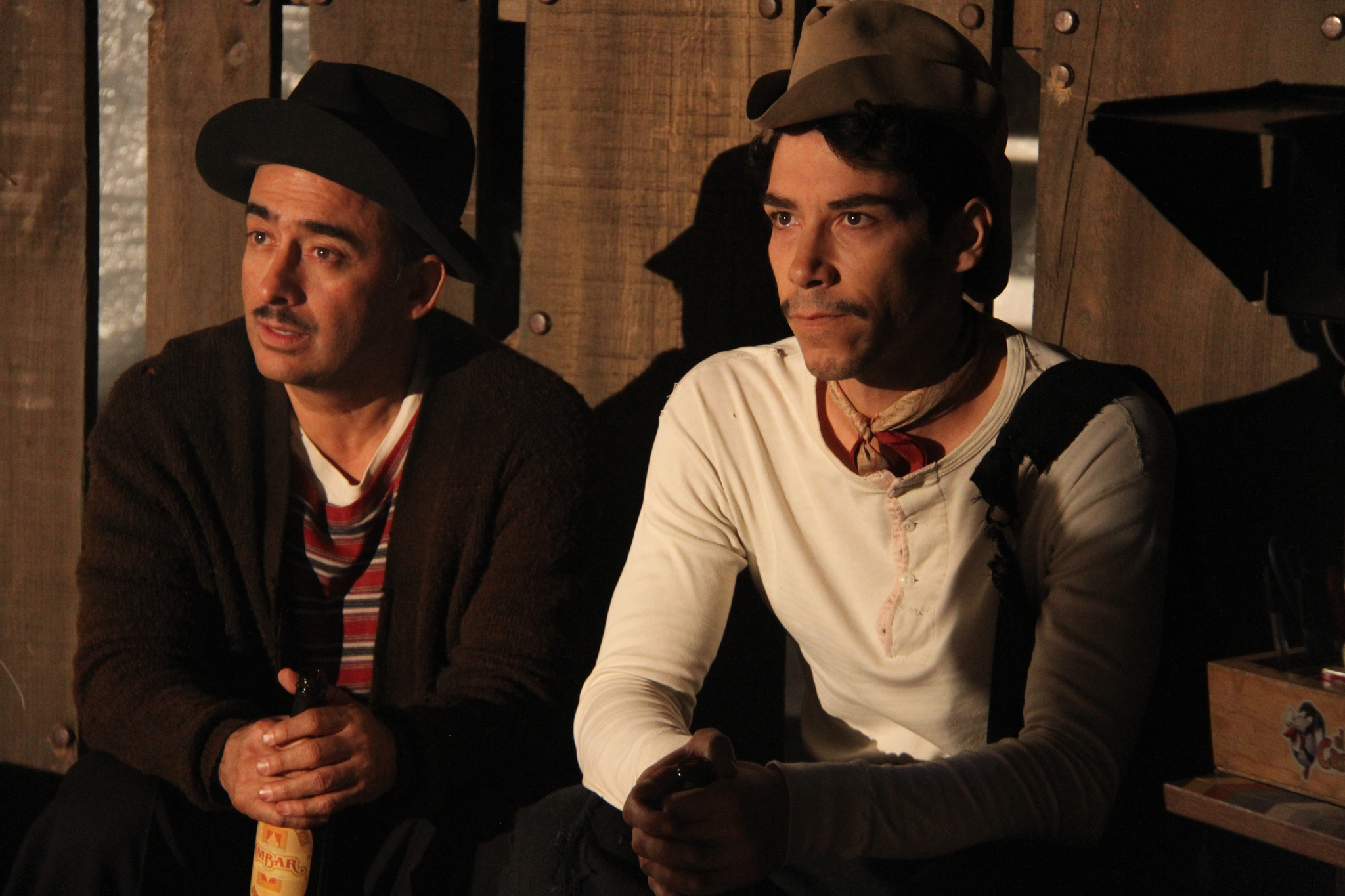 Still of Adal Ramones and Óscar Jaenada in Cantinflas (2014)