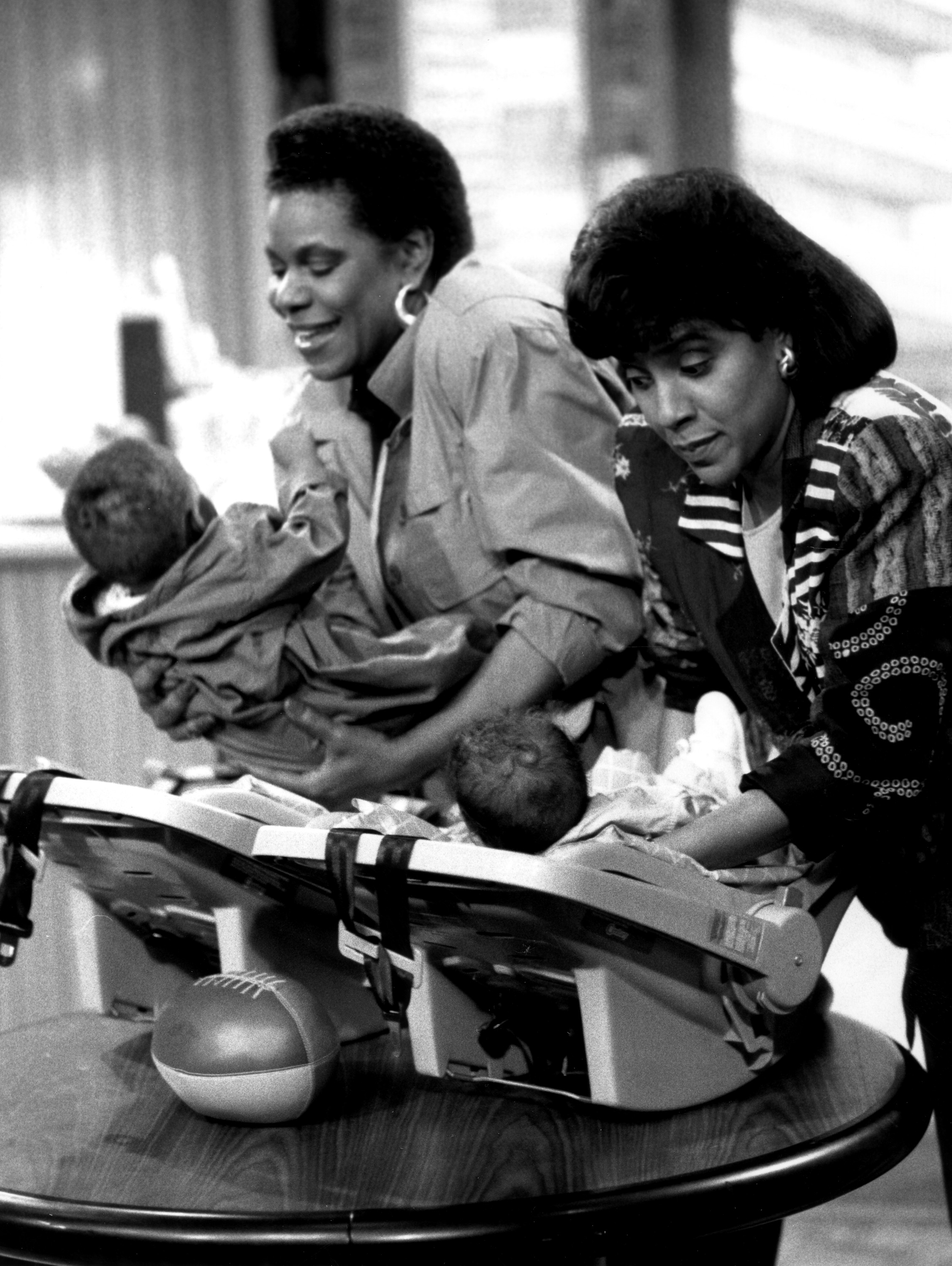 Still of Marcella Lowery and Phylicia Rashad in The Cosby Show (1984)