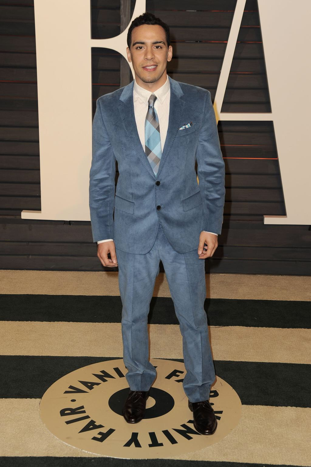 Victor Rasuk attends the 2015 Vanity Fair Oscar Party