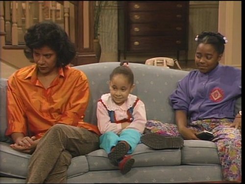 Still of Keshia Knight Pulliam, Phylicia Rashad and Raven-Symoné in The Cosby Show (1984)