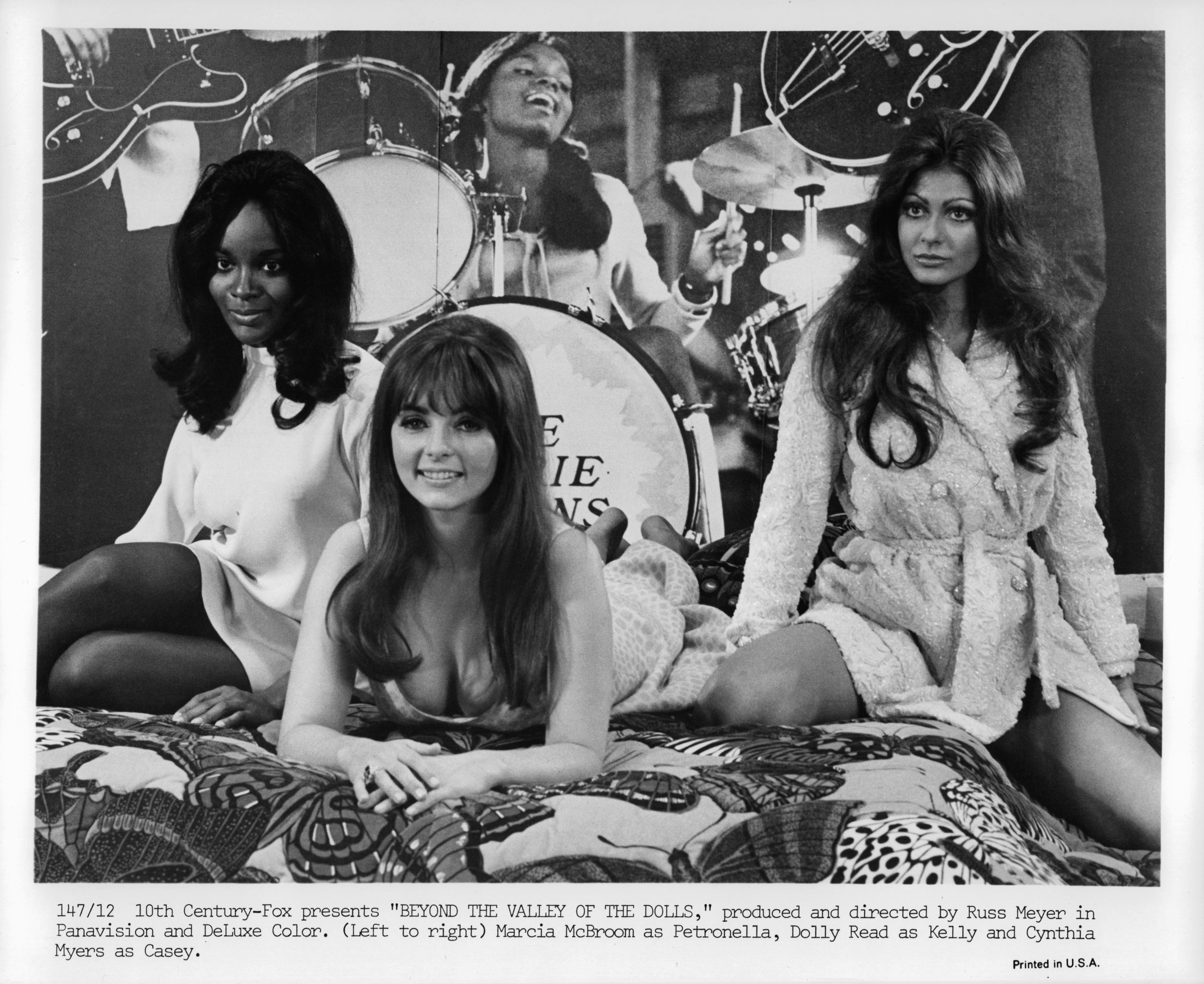 Still of Marcia McBroom, Cynthia Myers and Dolly Read in Beyond the Valley of the Dolls (1970)
