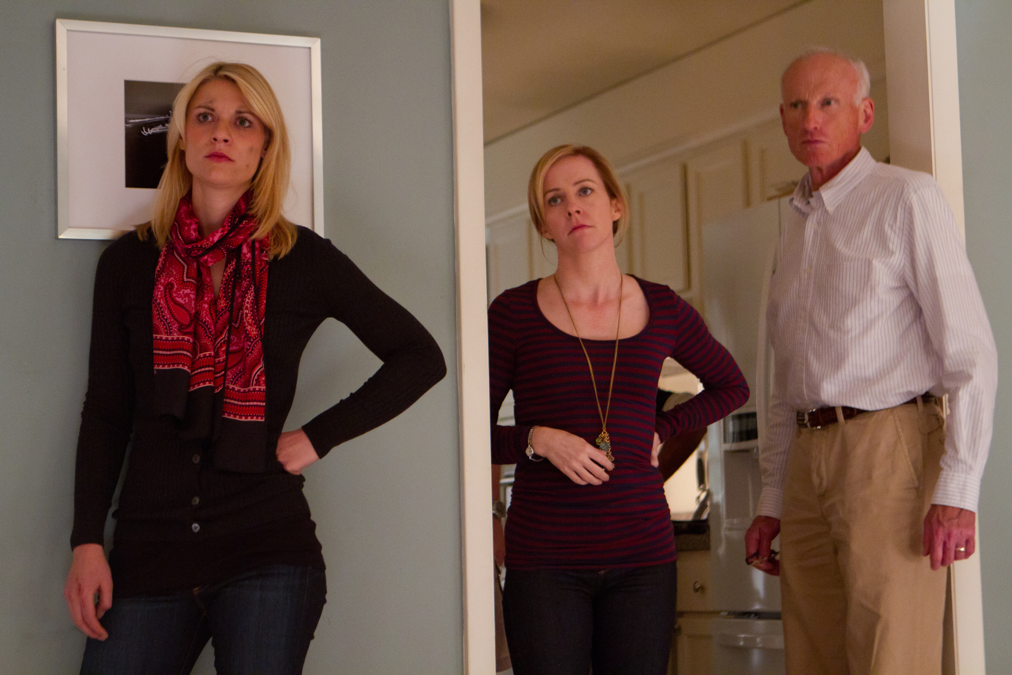 Still of Claire Danes, Amy Hargreaves and James Rebhorn in Tevyne (2011)