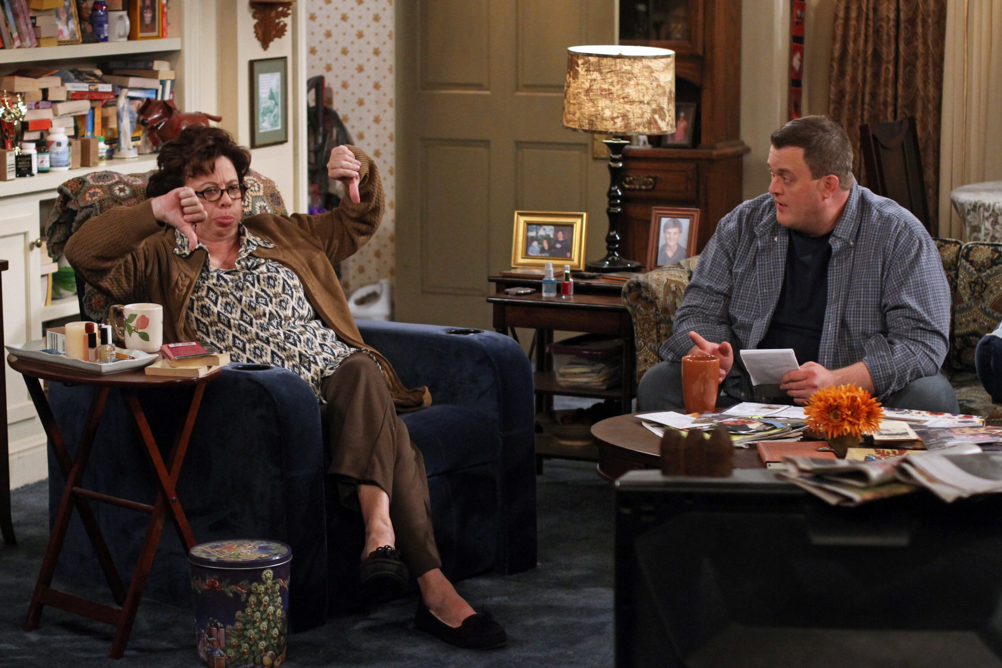 Still of Rondi Reed and Billy Gardell in Mike & Molly (2010)
